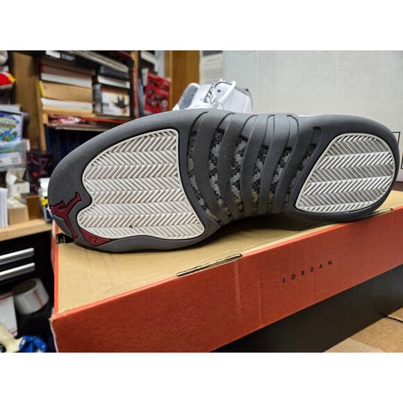 Athletic_Shoes